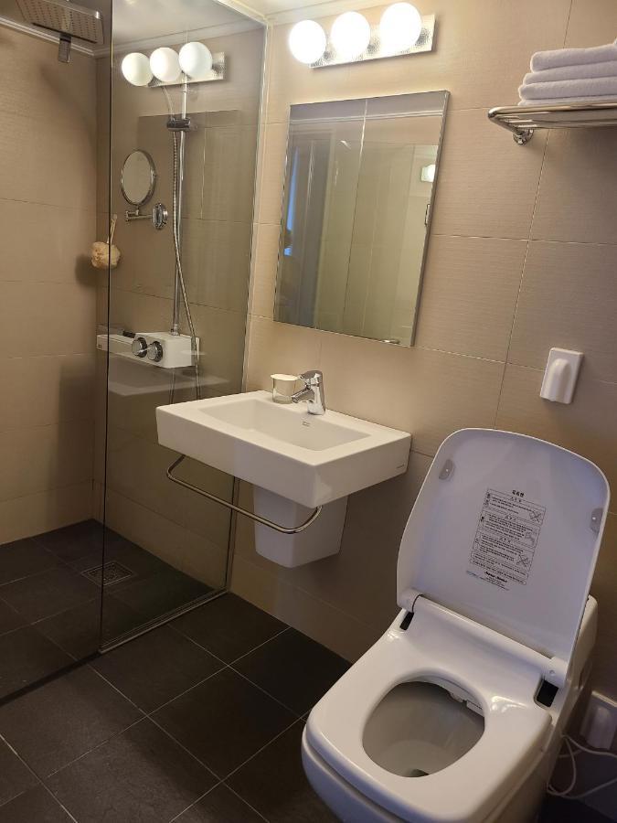 Jinwoo Prestige Hotel Geoje Buitenkant foto
